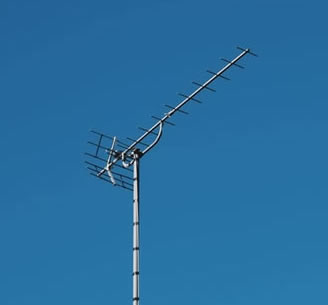 A képen egy irányított yagi antenna látható