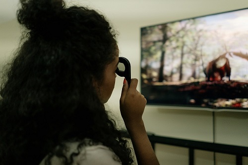 Televiziot_nezo_ember