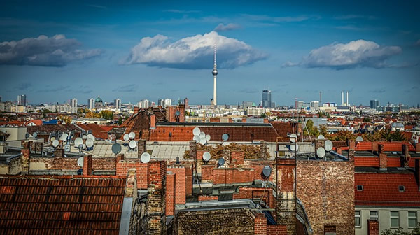A parabola antennák látványa a belvárosban már megszokott