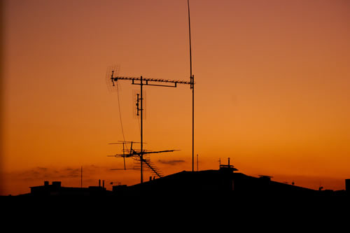 TV antennához kábelt, csatlakozót, antenna tartót is talál kínálatunkban